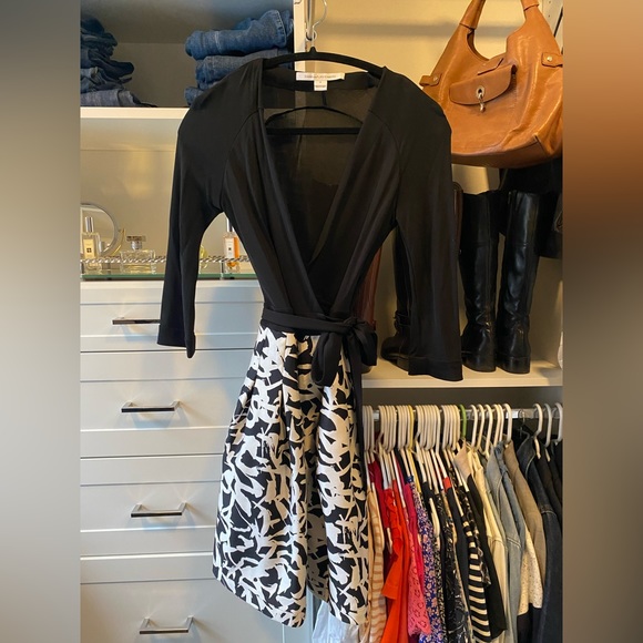 Size 0 DVF wrap dress with full skirt - Picture 4 of 4